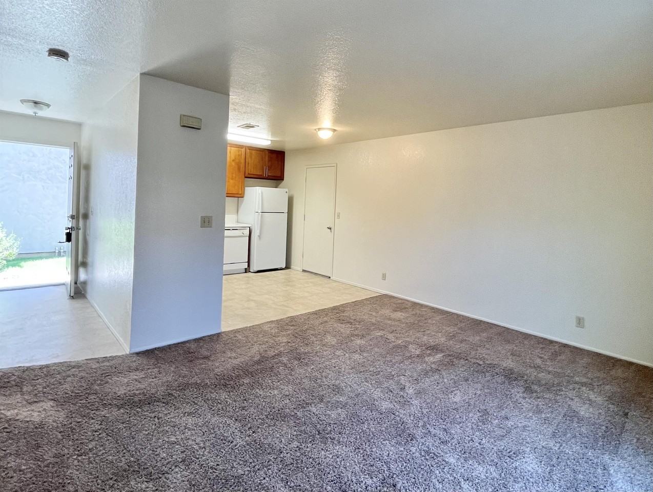 200 Northwoods Ave #8 - Photo 6 of 20