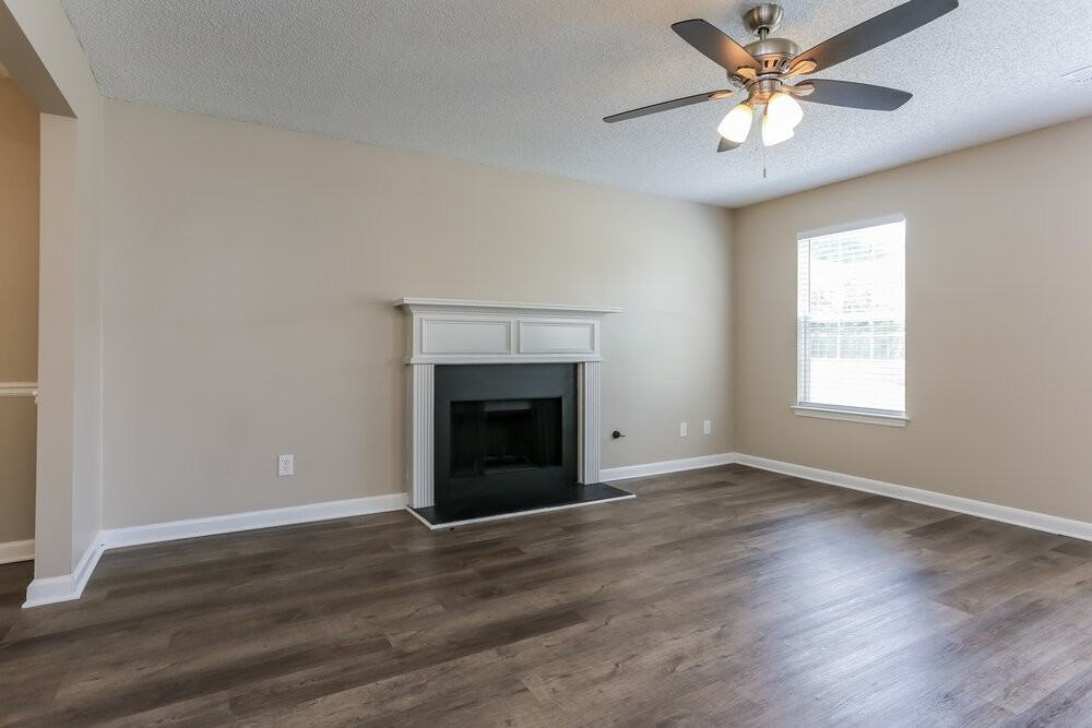 2350 Sapphire Ct - Photo 5 of 17