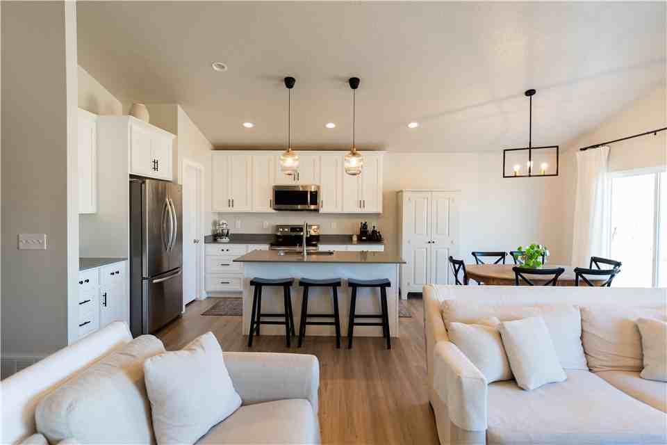 2823 E Clarkstone Dr - Photo 6 of 32