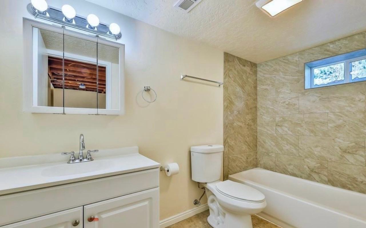 197 S Park St - Photo 6 of 7