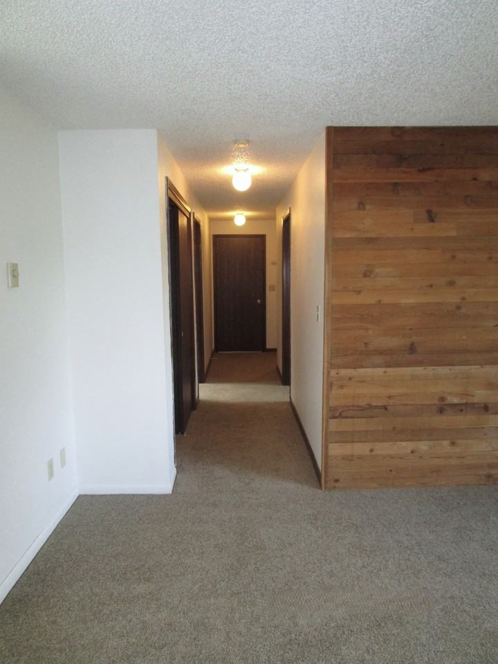 910 N 4th St - Photo 6 of 16