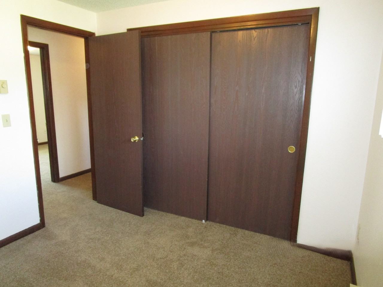 910 N 4th St - Photo 7 of 16