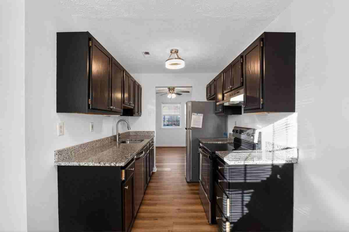 21864 Ronald Dr - Photo 3 of 10