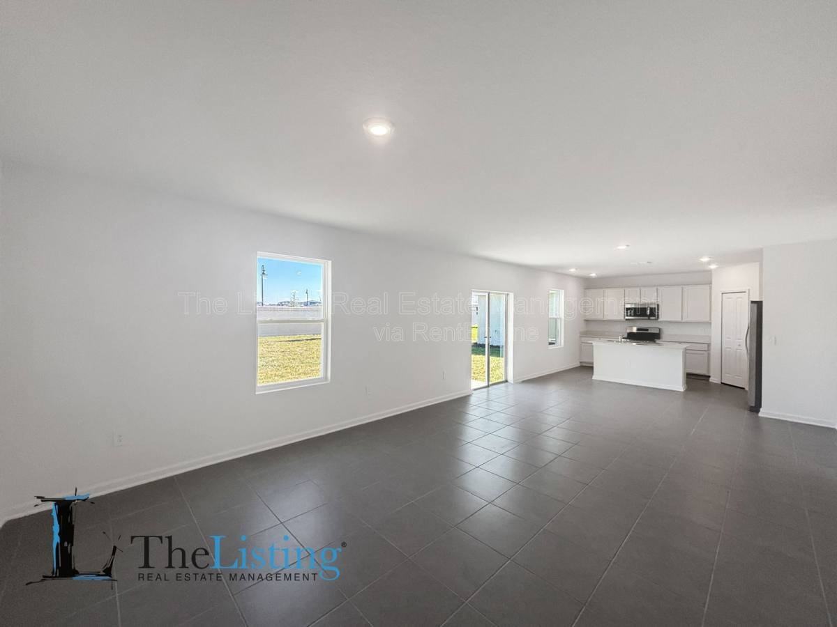 4810 Katrina Dr - Photo 4 of 10