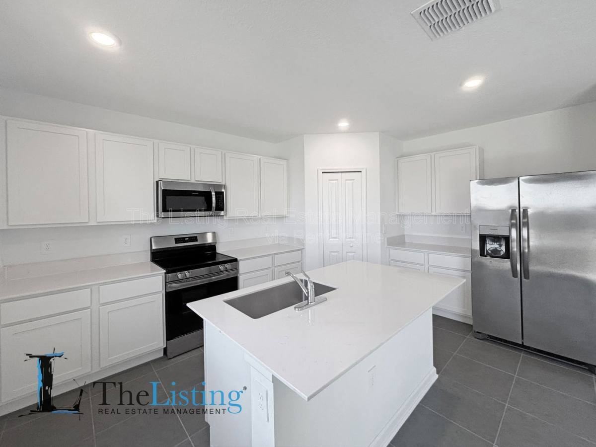 4810 Katrina Dr - Photo 6 of 10