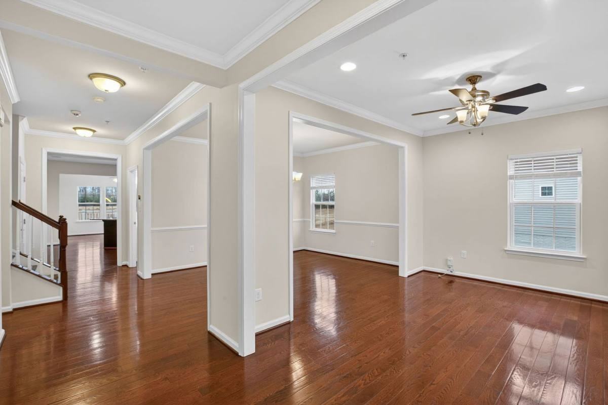 108 Pollen Dr - Photo 3 of 10