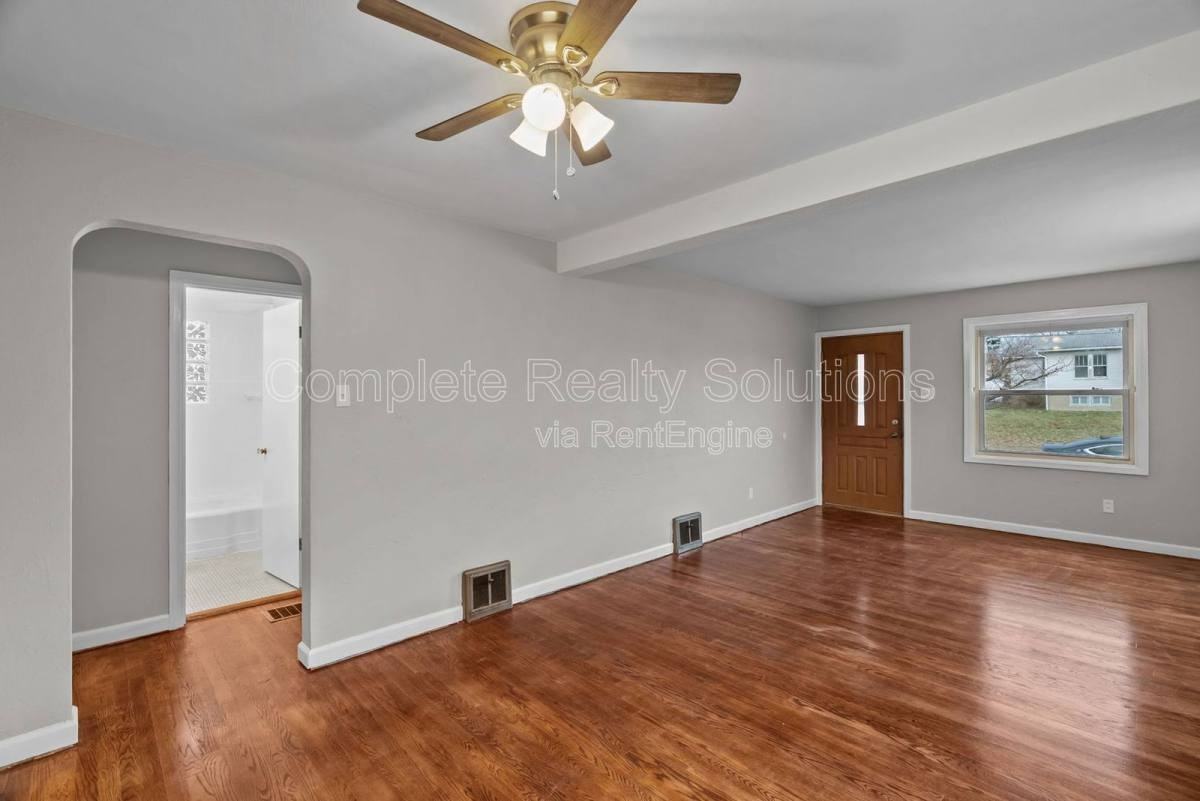 2104 Lexa Dr - Photo 2 of 10