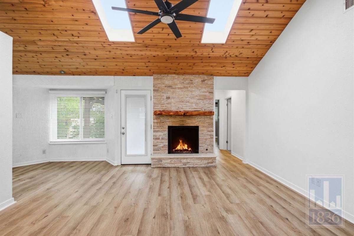 11611 Oak Trl - Photo 2 of 10