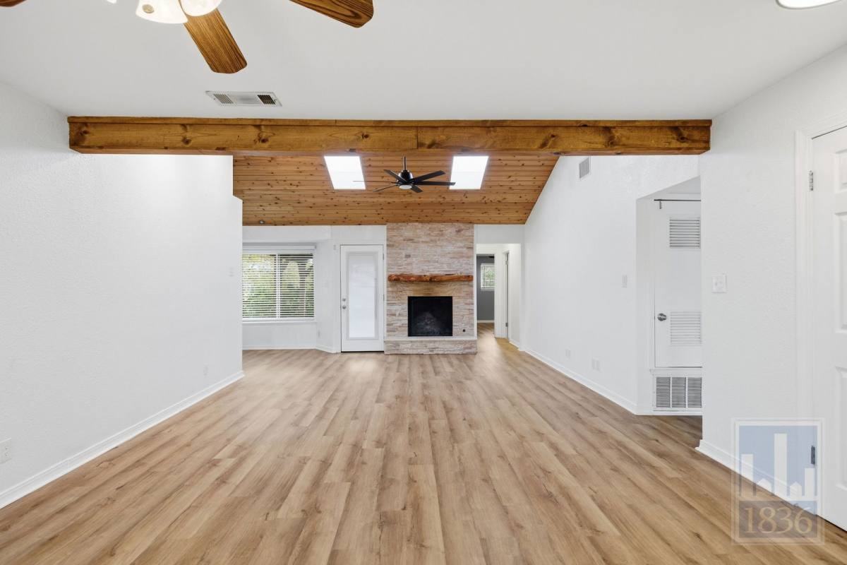 11611 Oak Trl - Photo 3 of 10