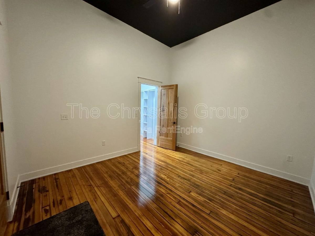 209 W Main St #2B - Photo 3 of 10