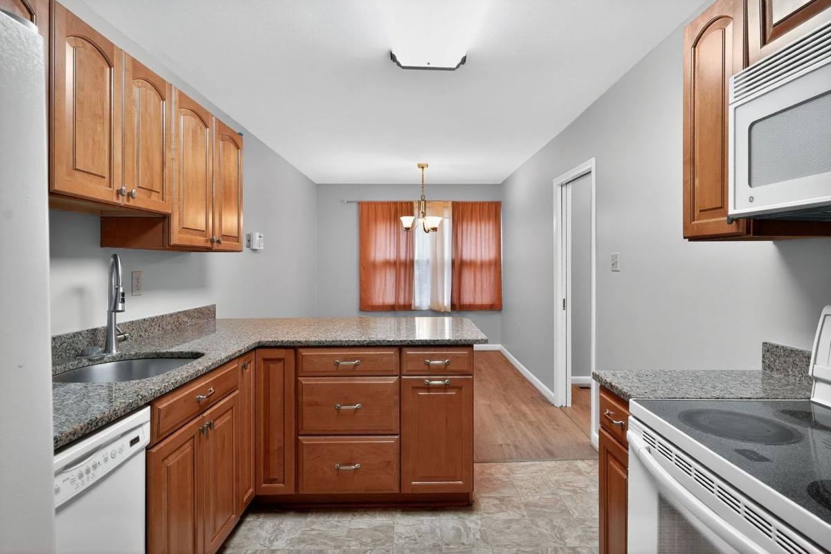 85 Brookside Pl - Photo 2 of 10