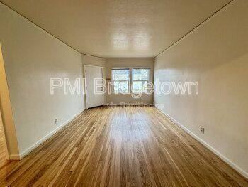 6520 Ne 6th Ave #2 - Photo 3 of 10