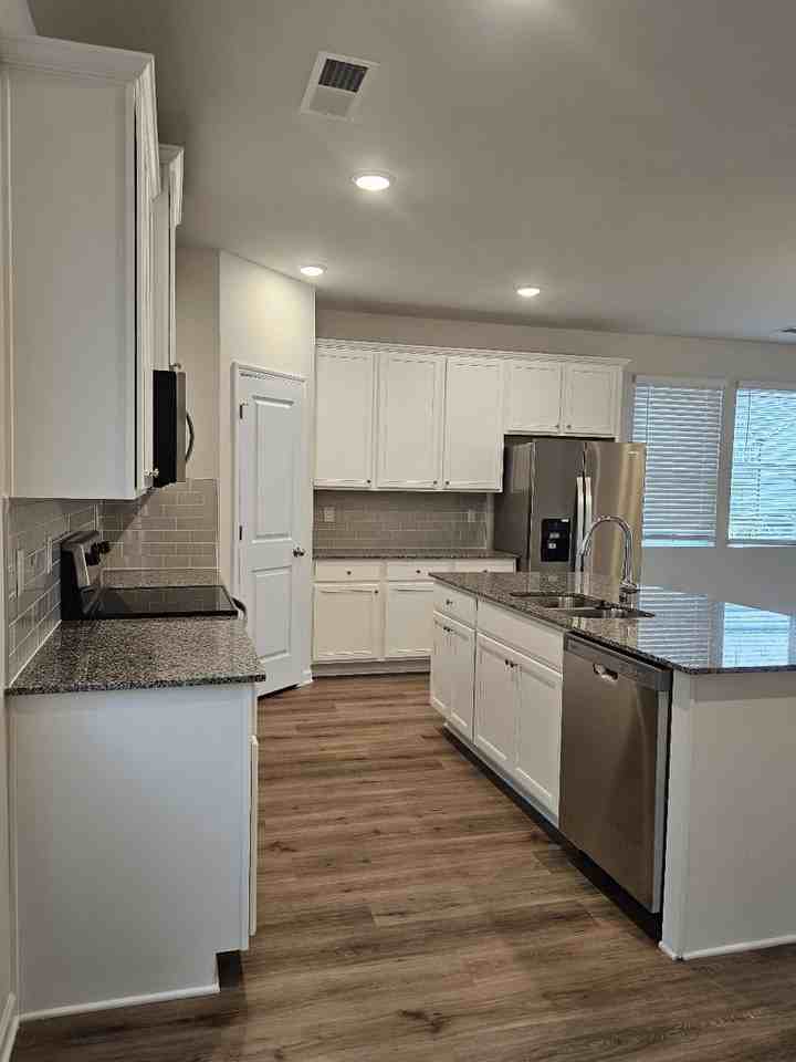 1056 Thomasville Estate Dr - Photo 5 of 5