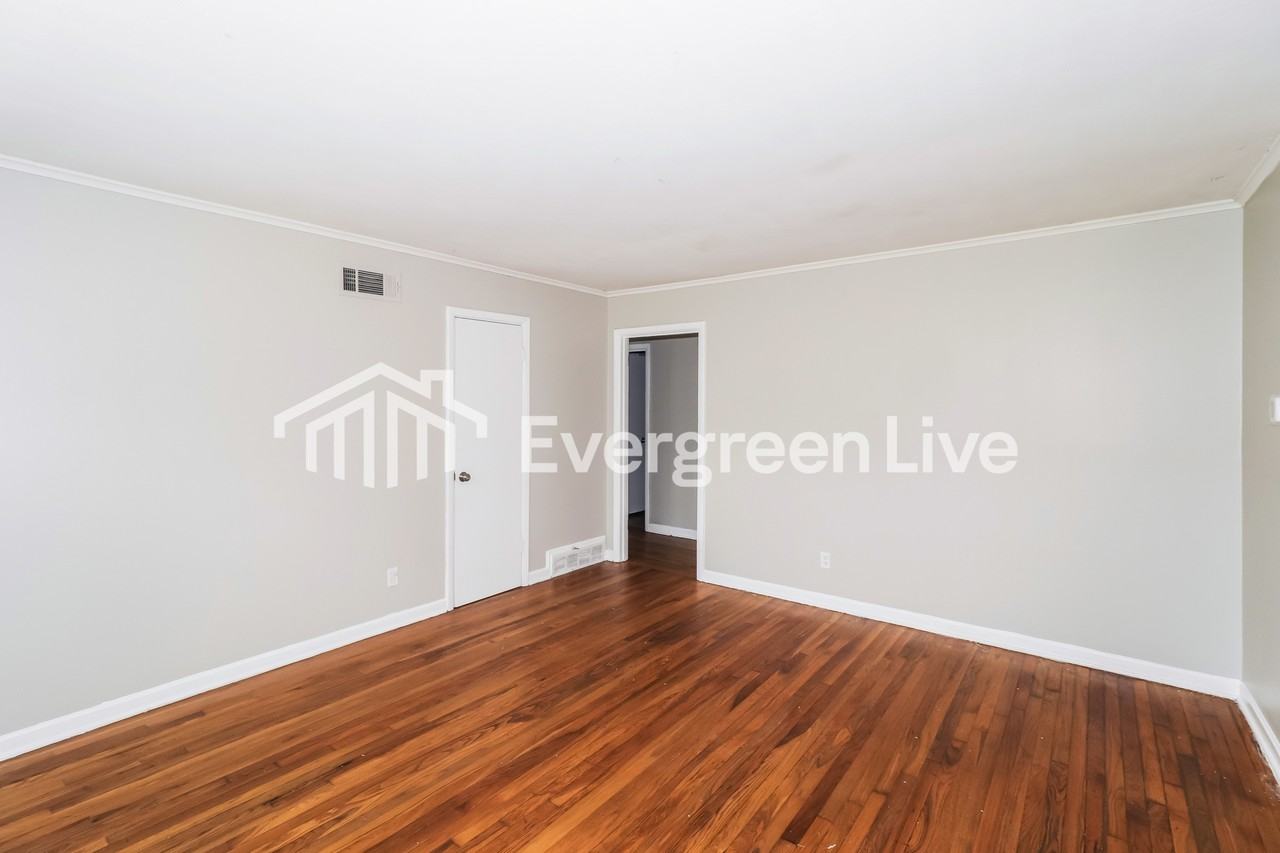 5247 Loch Lomond Rd - Photo 5 of 16