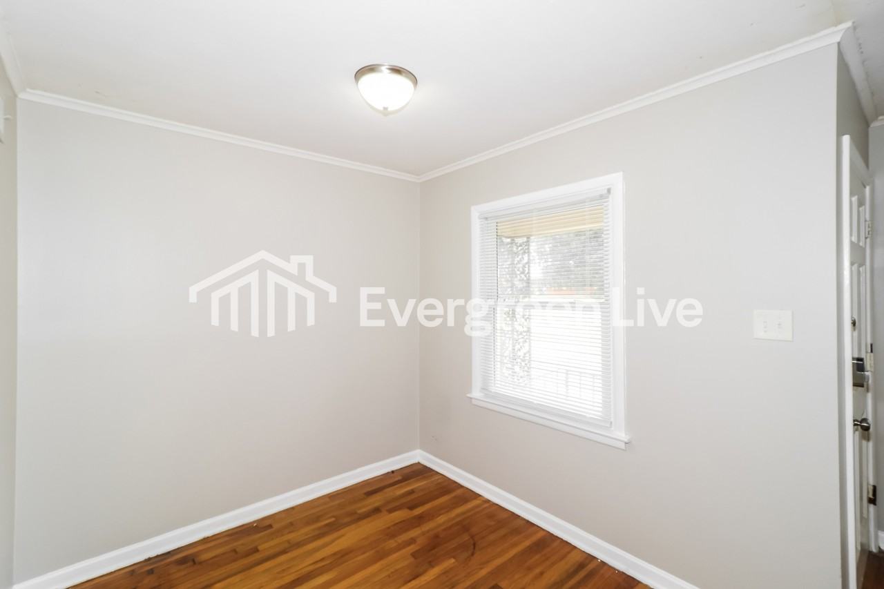 5247 Loch Lomond Rd - Photo 7 of 16