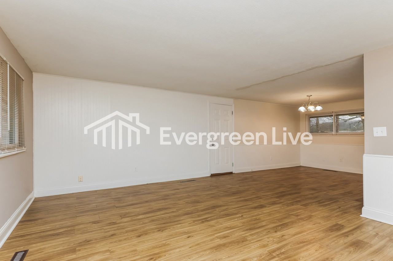 4760 Rolling St - Photo 4 of 16