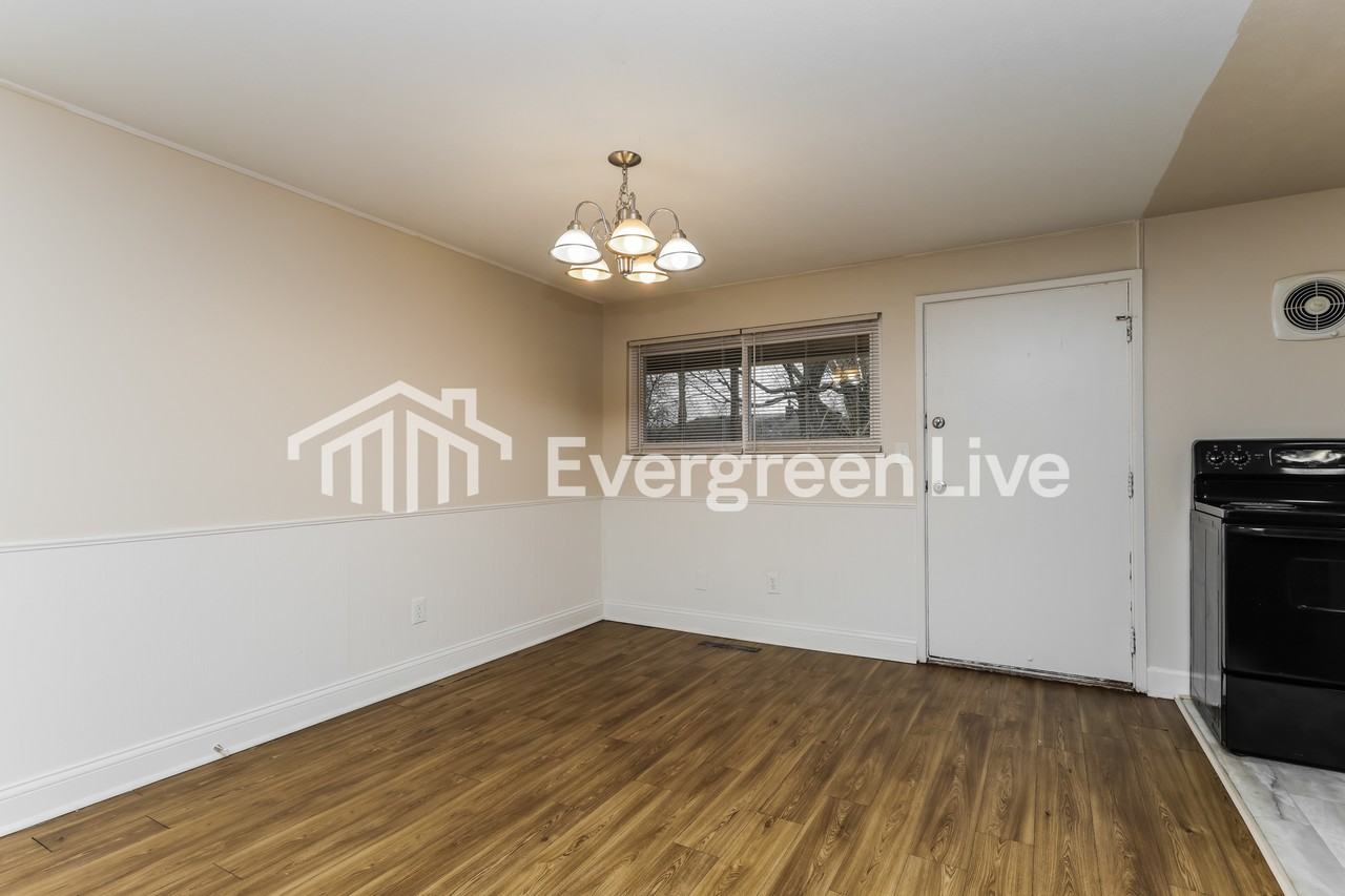 4760 Rolling St - Photo 6 of 16