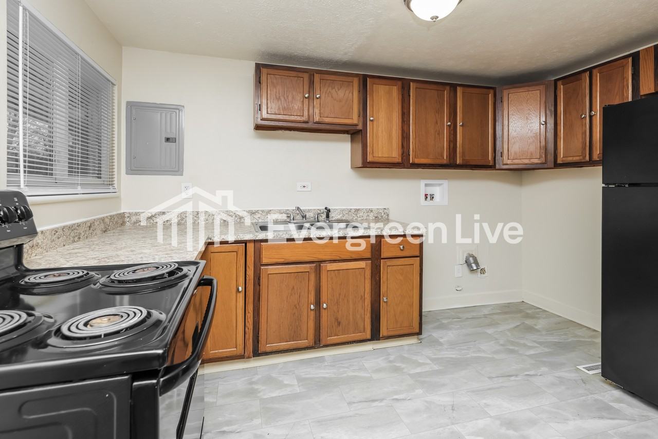 4760 Rolling St - Photo 7 of 16