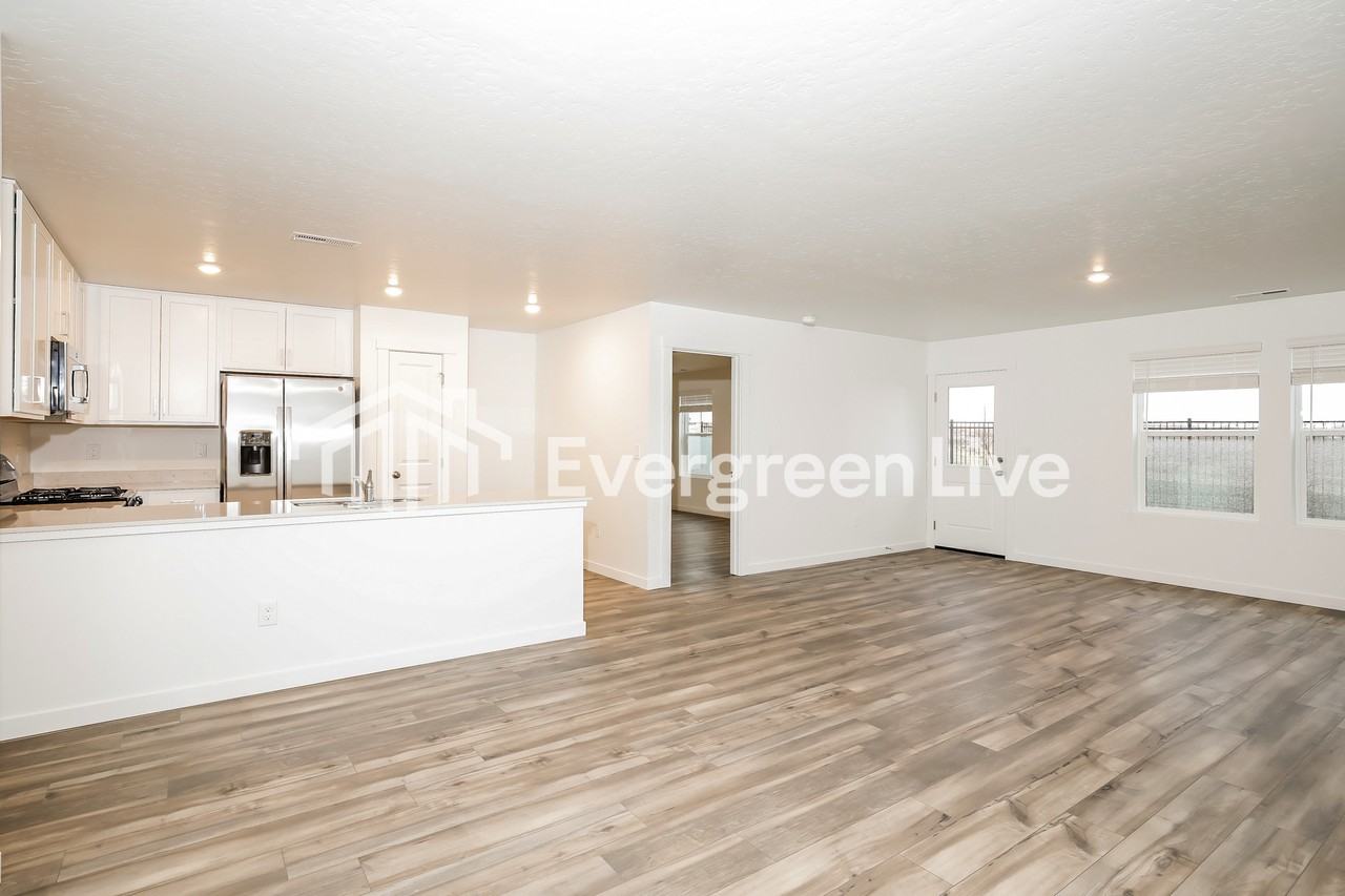 2451 W Pollinator Dr - Photo 4 of 16