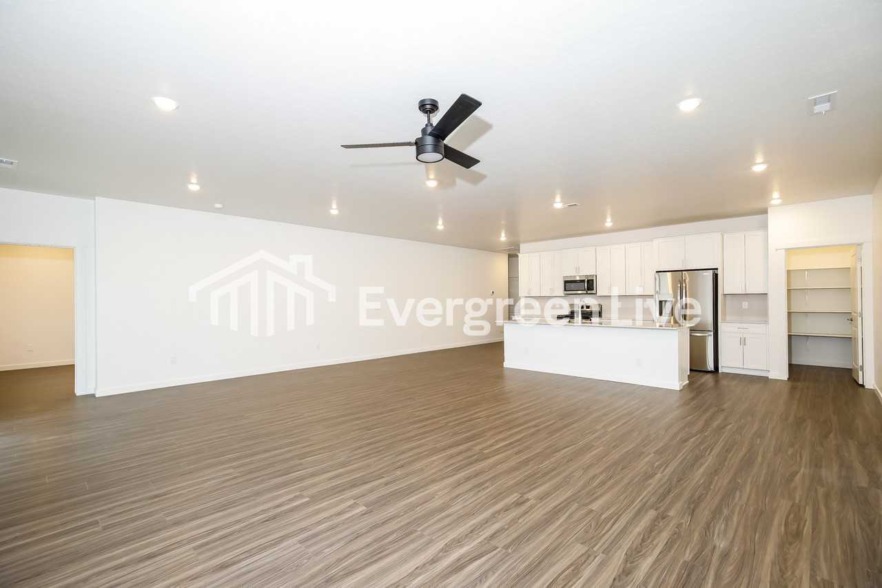 214 Ravello St - Photo 5 of 16