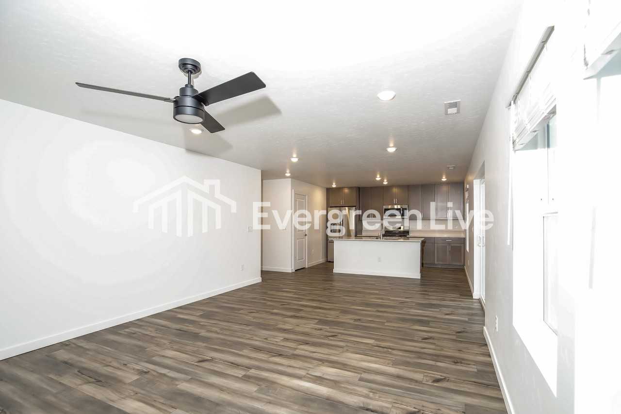 15132 Nimbus Way - Photo 4 of 16