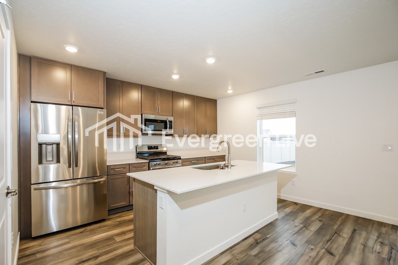 15132 Nimbus Way - Photo 5 of 16