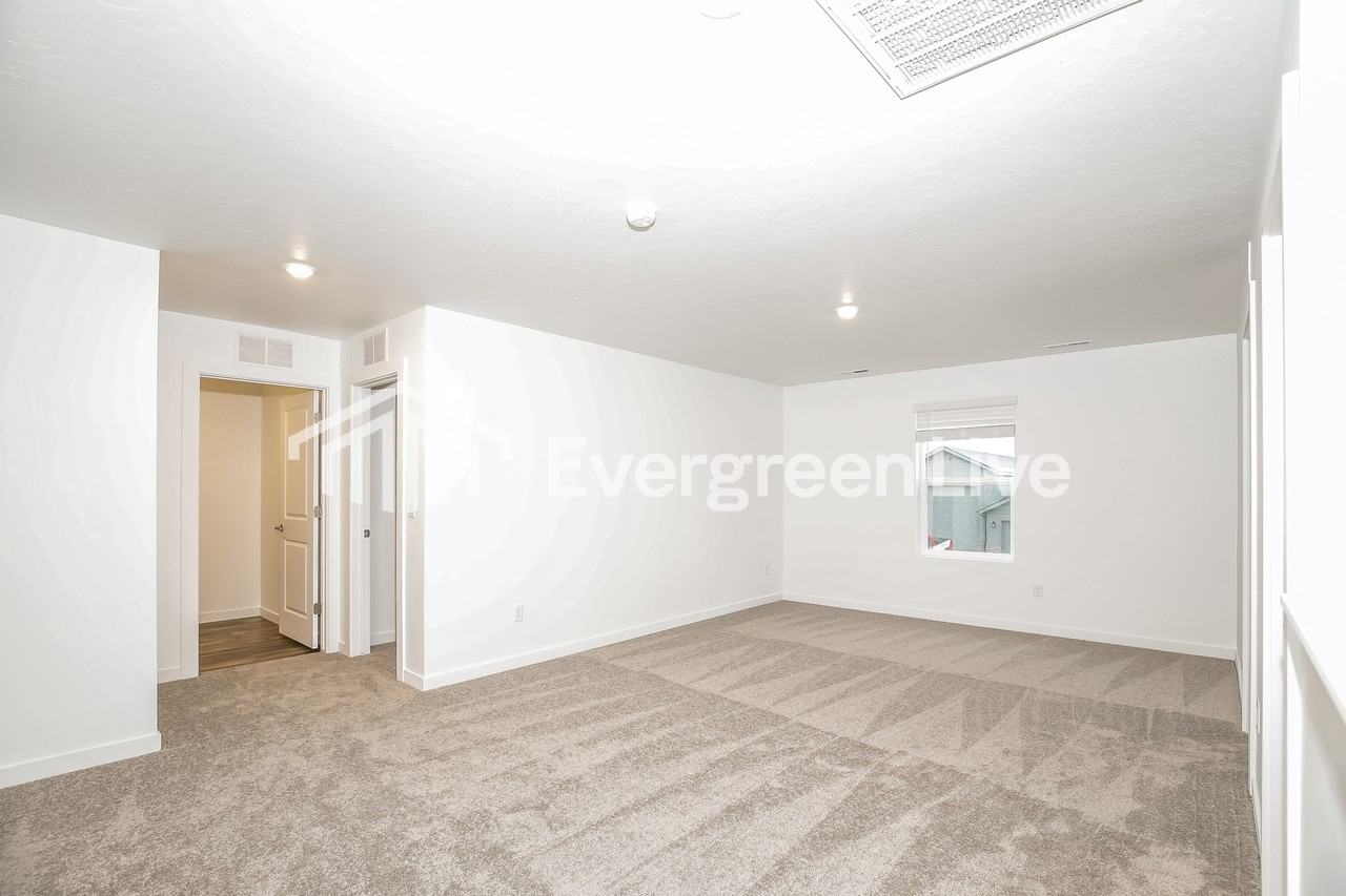 15132 Nimbus Way - Photo 7 of 16