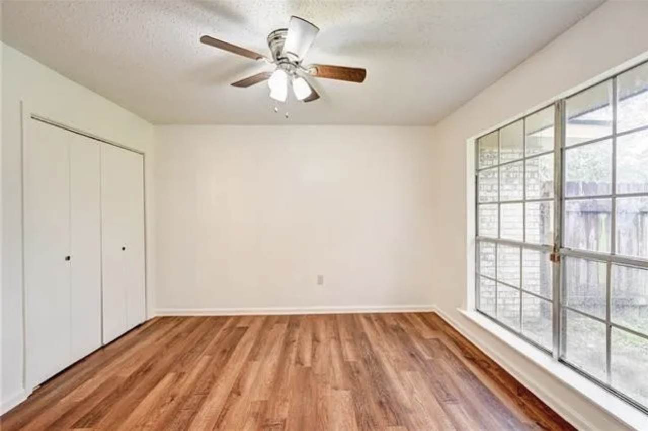 502 Cypress St - Photo 4 of 4