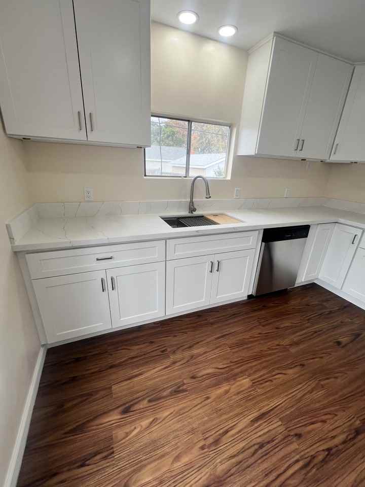 104 E Kern St - Photo 7 of 25