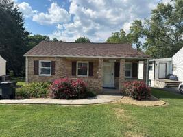 featured image of 2633 Bay St