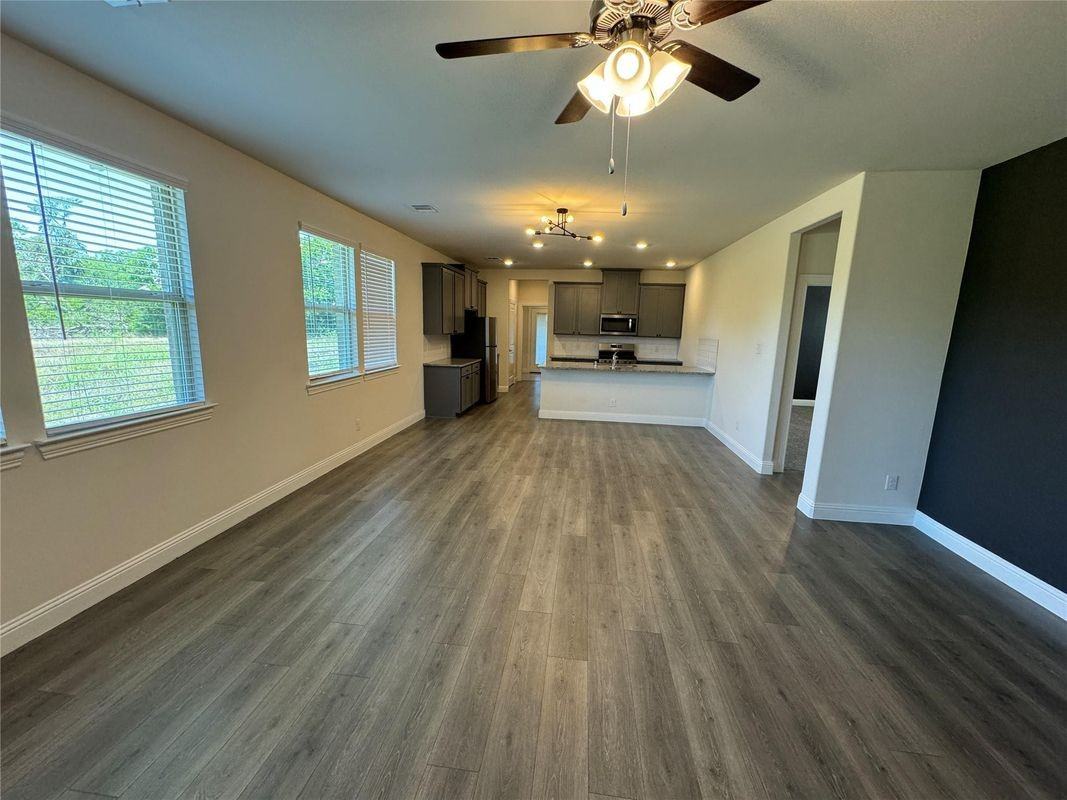 1601 Blakely Pl - Photo 3 of 5