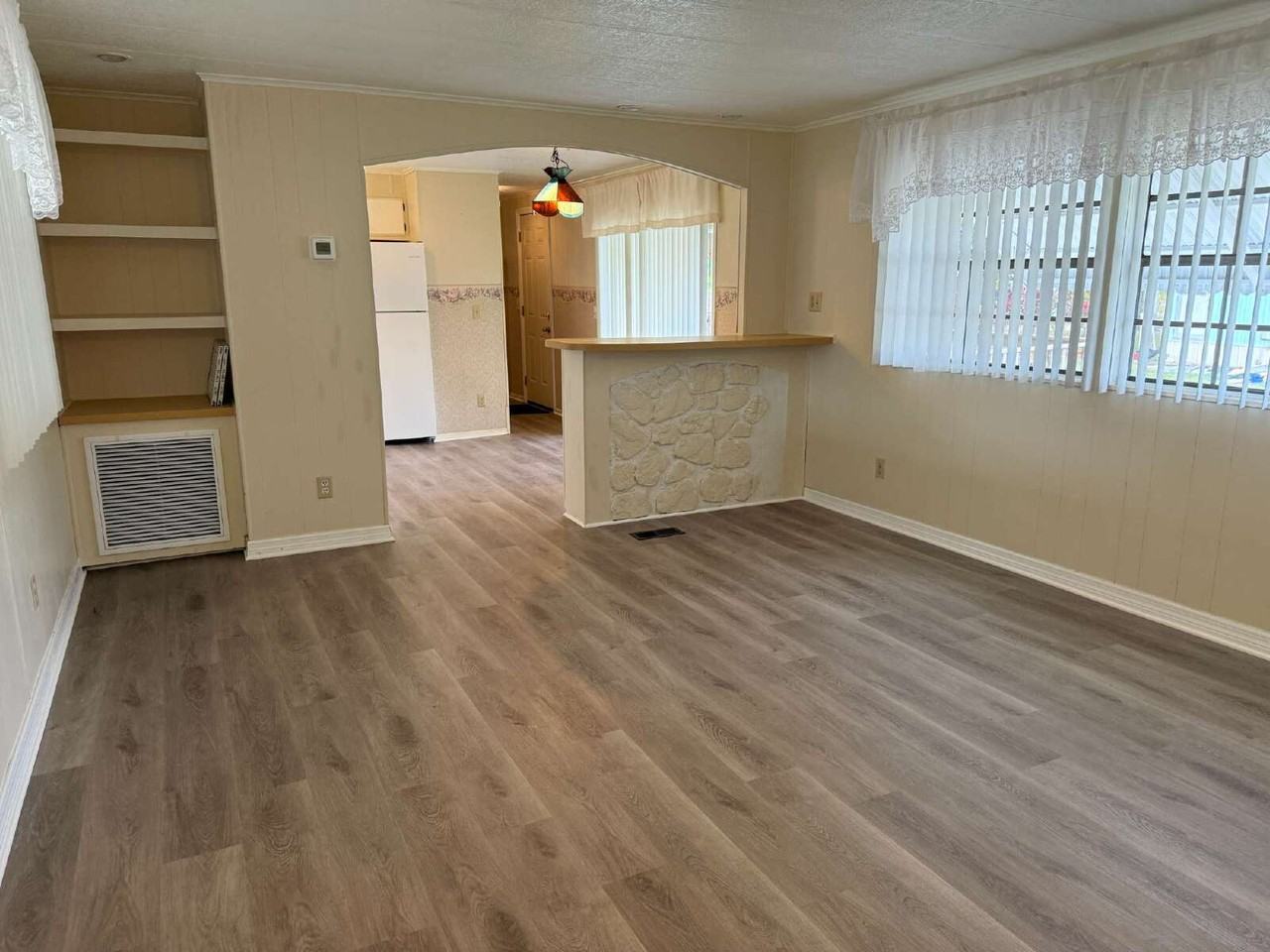 1607 Dolphin Dr - Photo 5 of 18