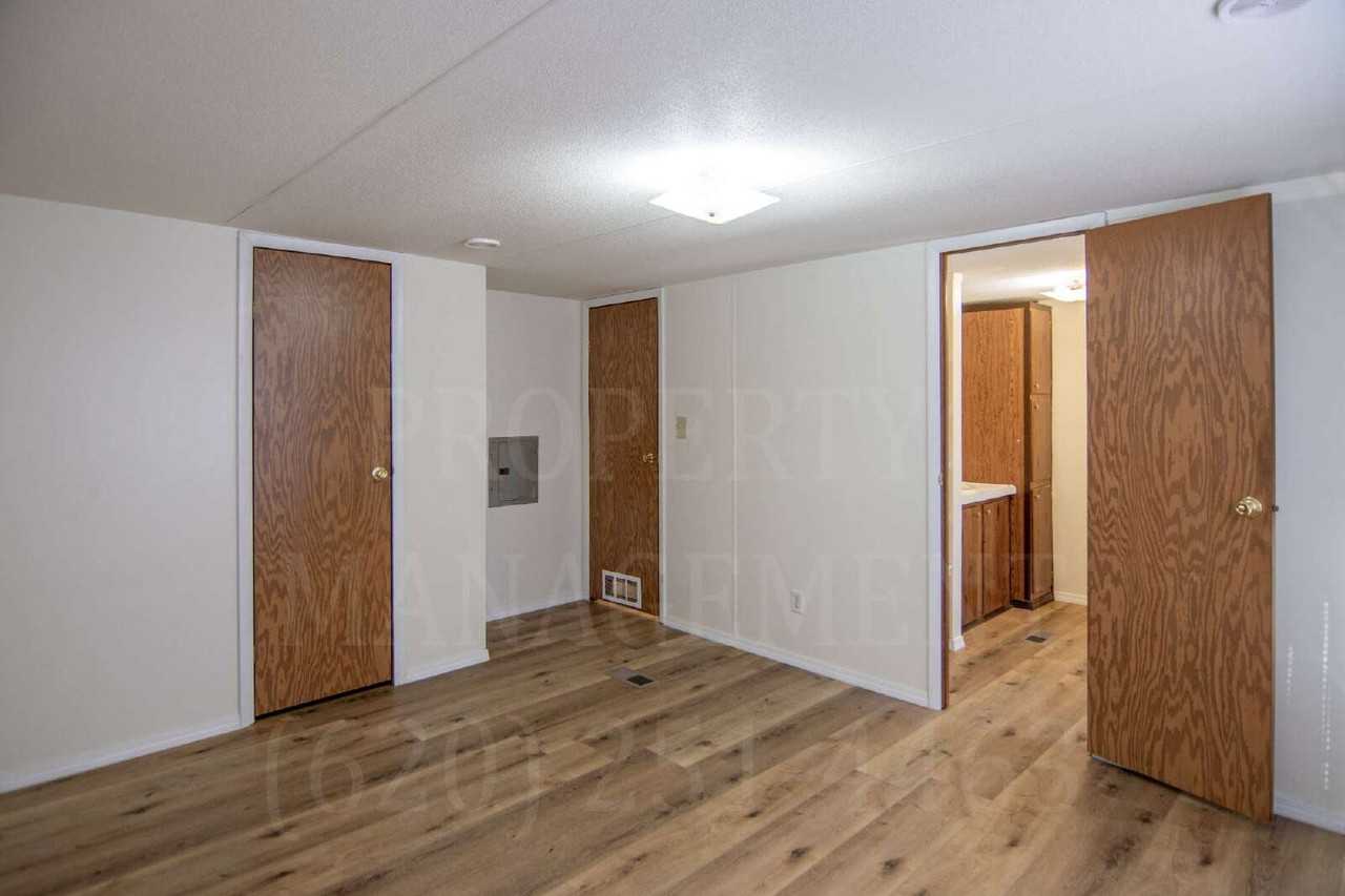 -24 Glendale Estates - 3613 Page Place - RV - Photo 3 of 20