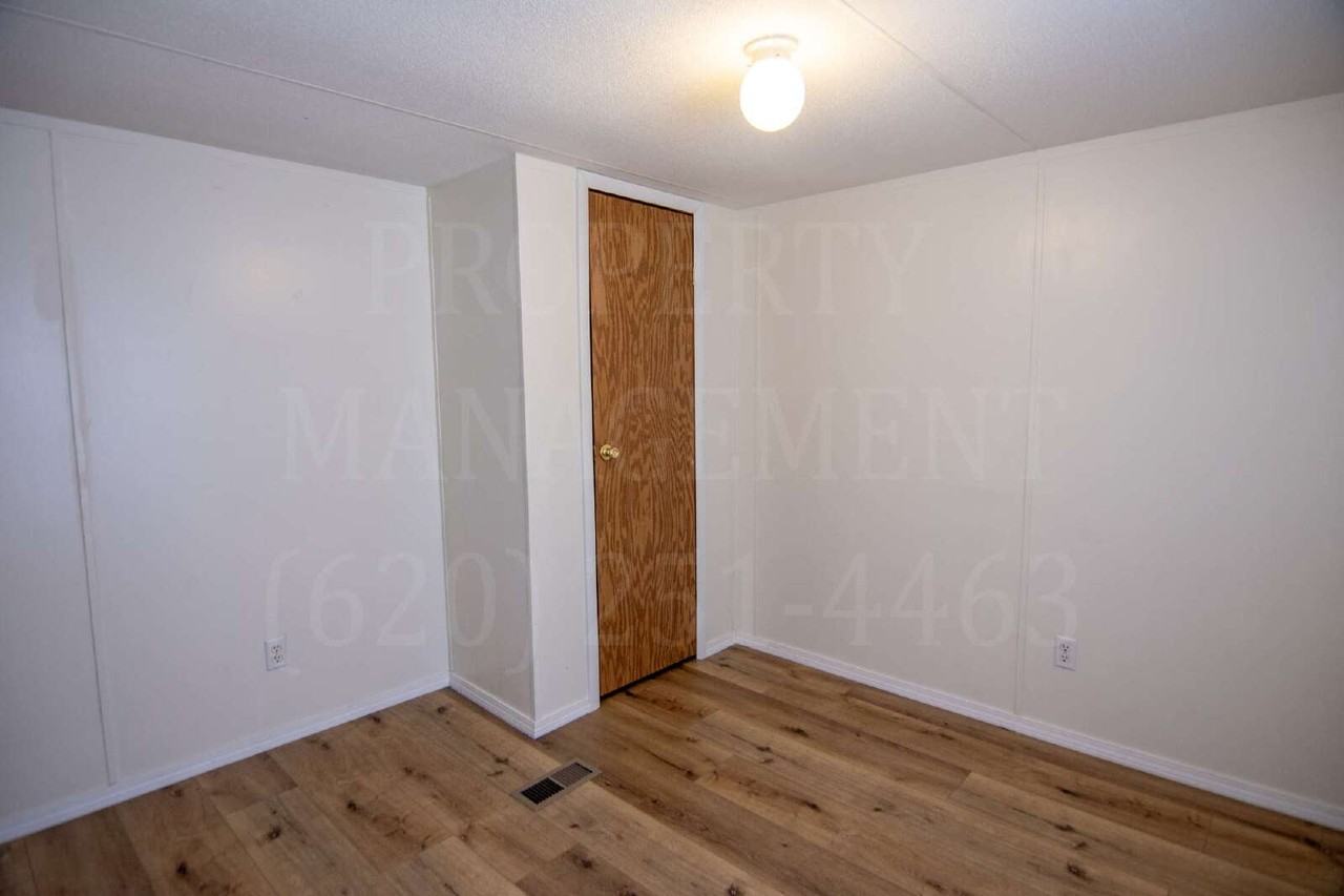 -24 Glendale Estates - 3613 Page Place - RV - Photo 5 of 20