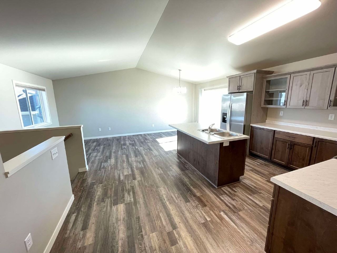 1071 Barnes Dr - Photo 6 of 15