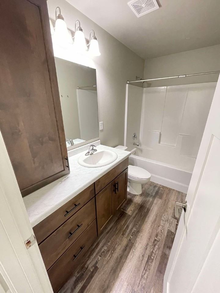 1071 Barnes Dr - Photo 7 of 15