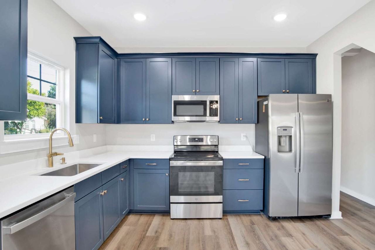 1020 N D St - Photo 5 of 24