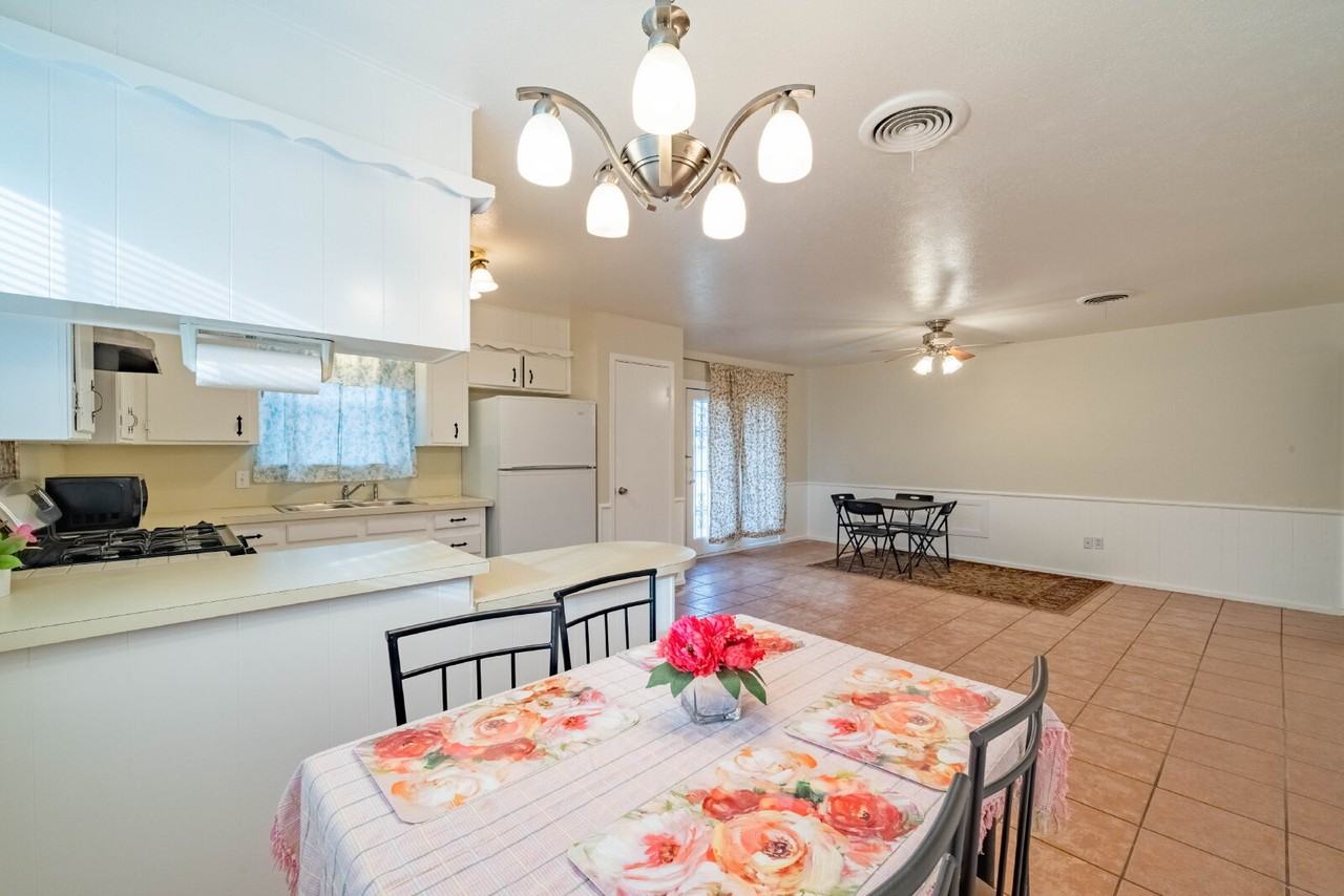 5202 47th St - Photo 7 of 19