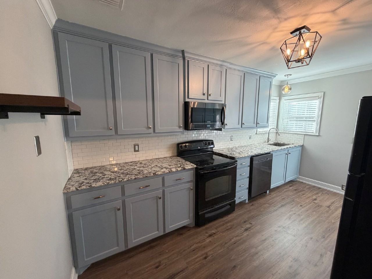 2703 30th St - Photo 6 of 15