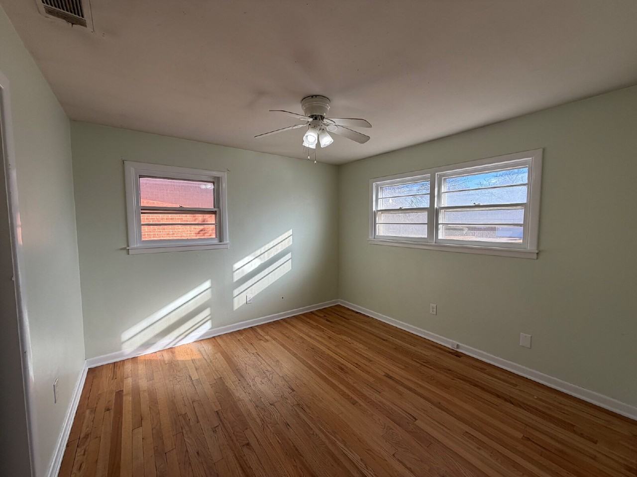 2824 55th St - Photo 7 of 9