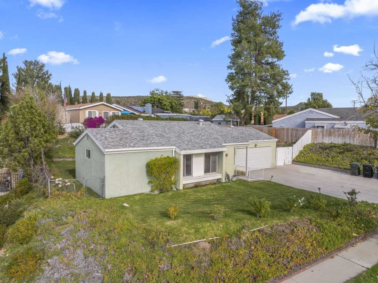 20115 Keaton St - Photo 2 of 25