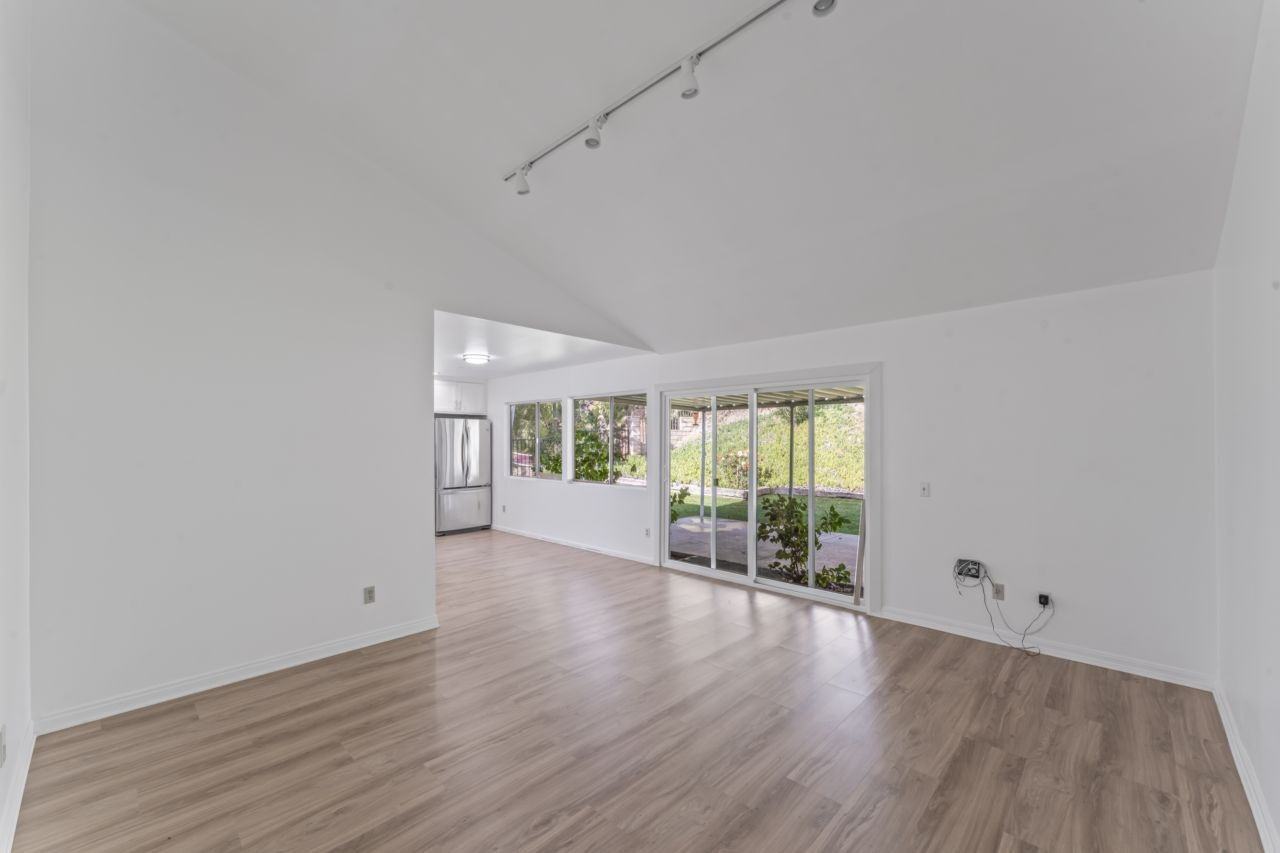 20115 Keaton St - Photo 6 of 25