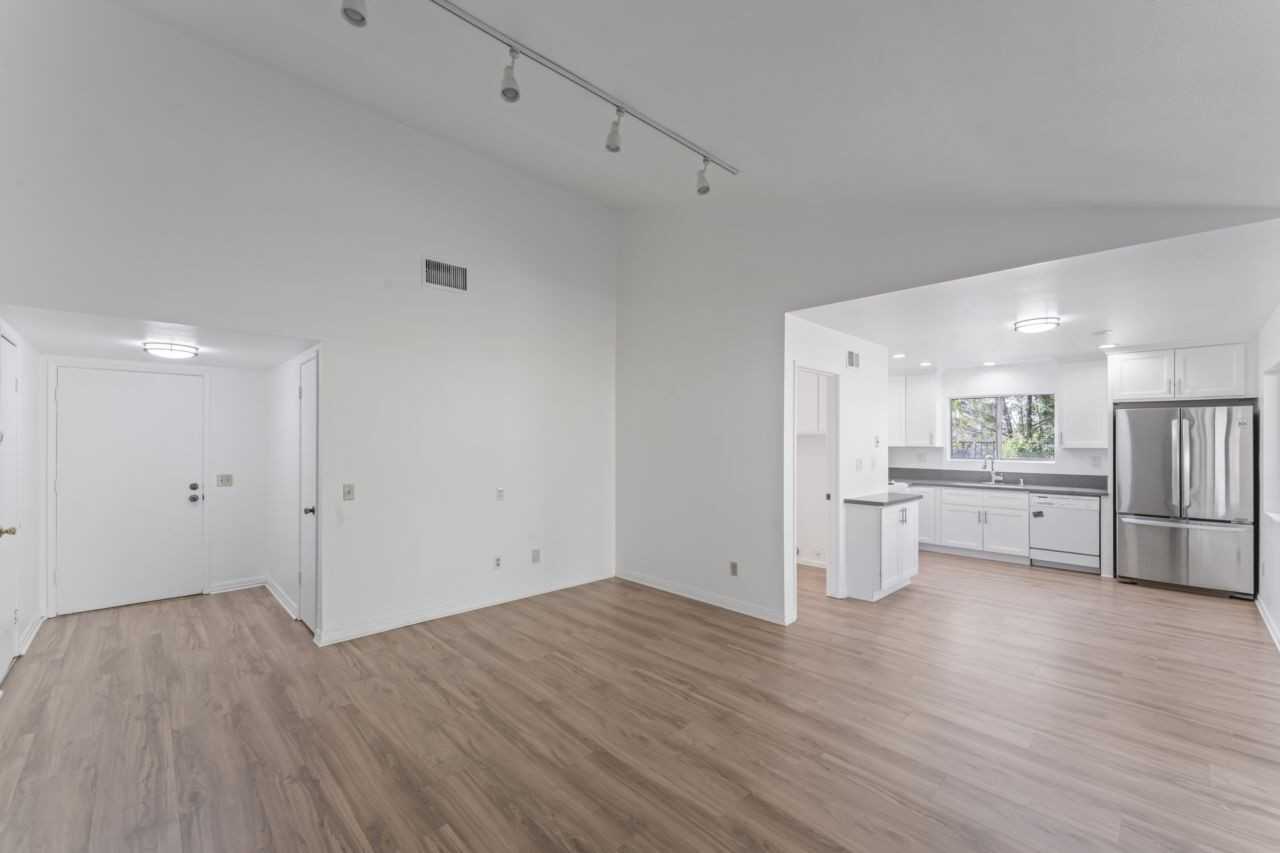 20115 Keaton St - Photo 7 of 25