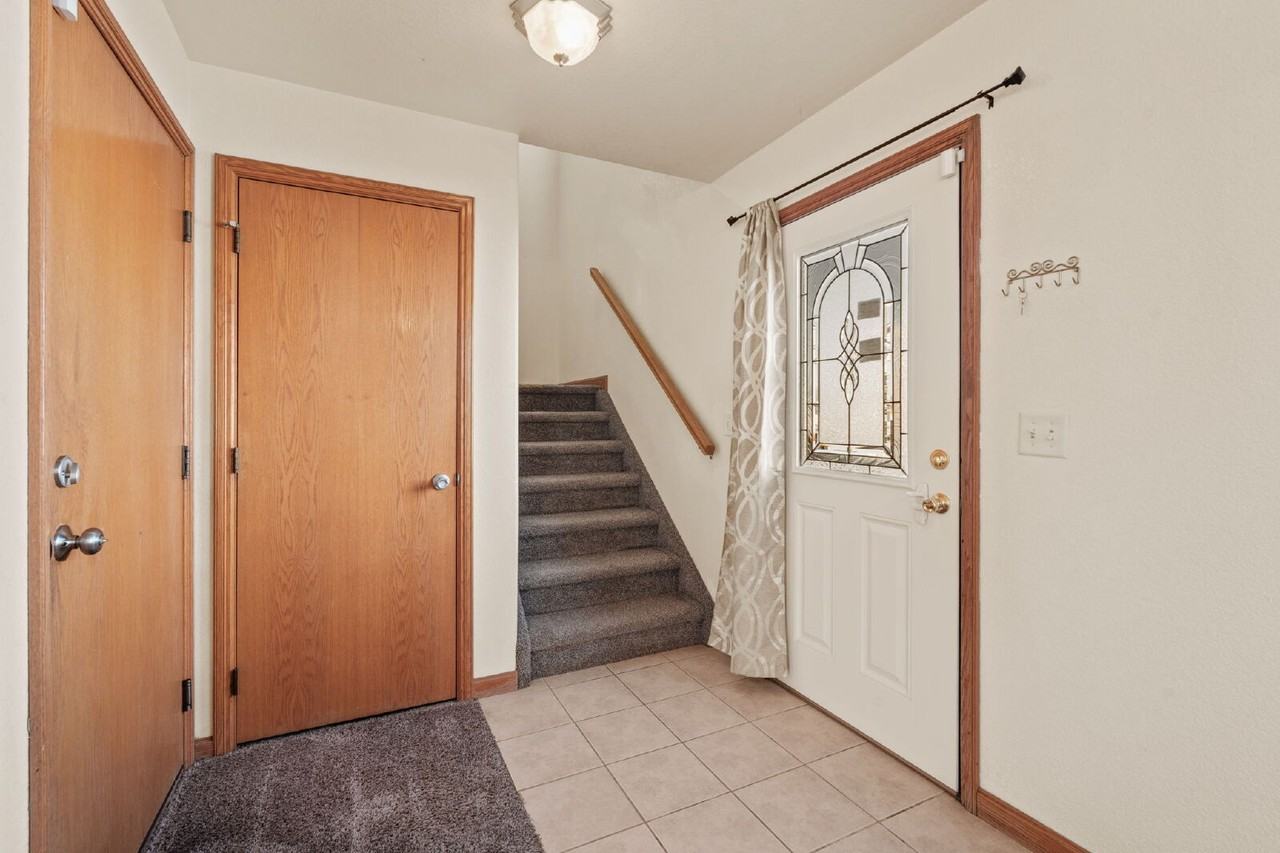 7327 Carlin Grv - Photo 4 of 30