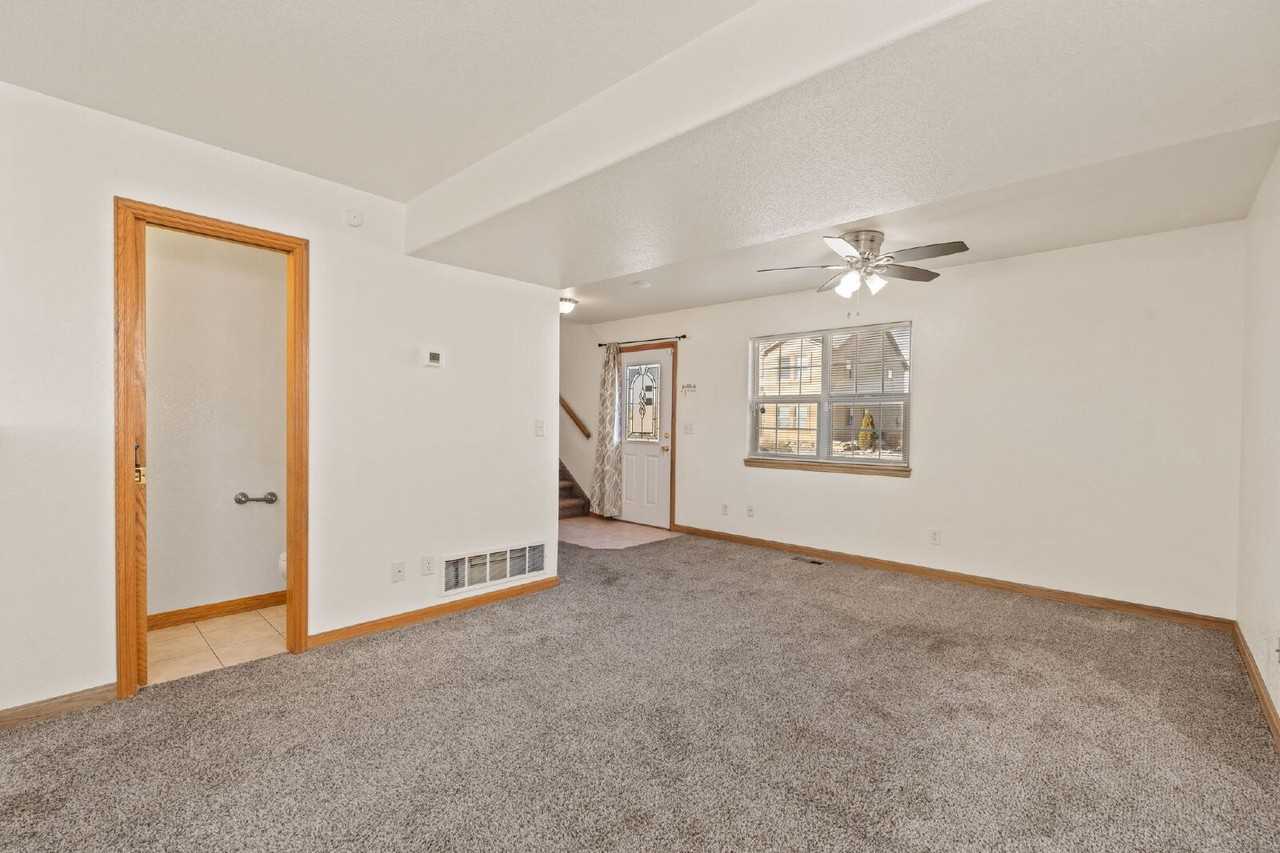 7327 Carlin Grv - Photo 7 of 30