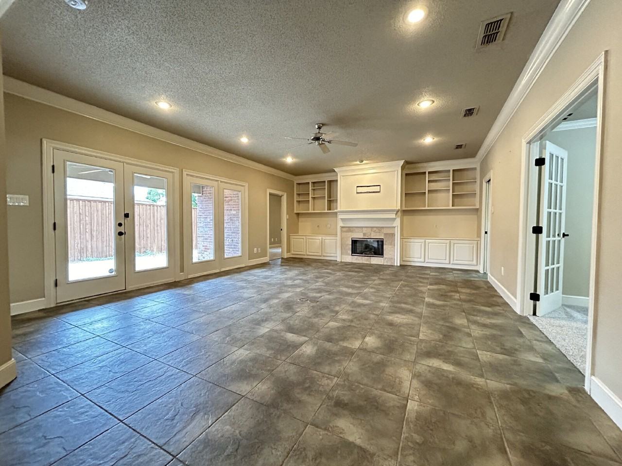 4101 101st St - Photo 3 of 19