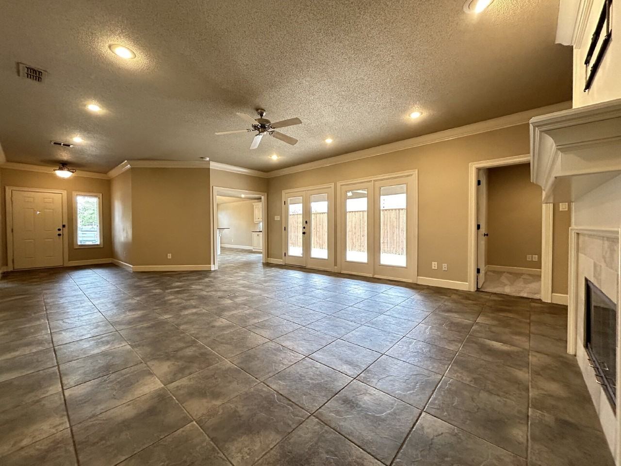 4101 101st St - Photo 4 of 19