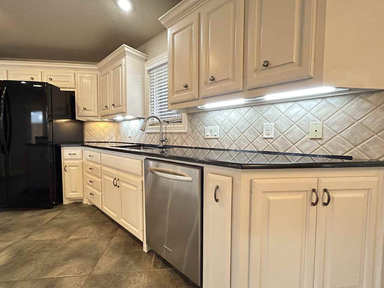 4101 101st St - Photo 7 of 19