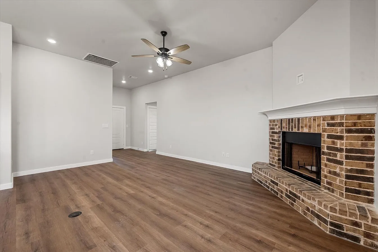 2916 Corpus Ave - Photo 5 of 19