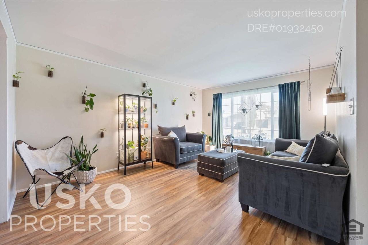 8844 Garden Glen Way - Photo 6 of 28